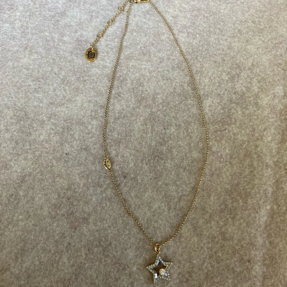 Juicy Couture Gold Rhinestone Star Necklace ⭐️⭐️⭐️ - Picture 2 of 8